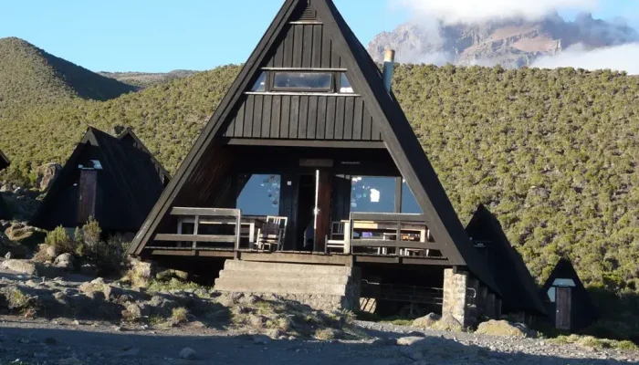 Mandara-Hut hiking kilimanjaro