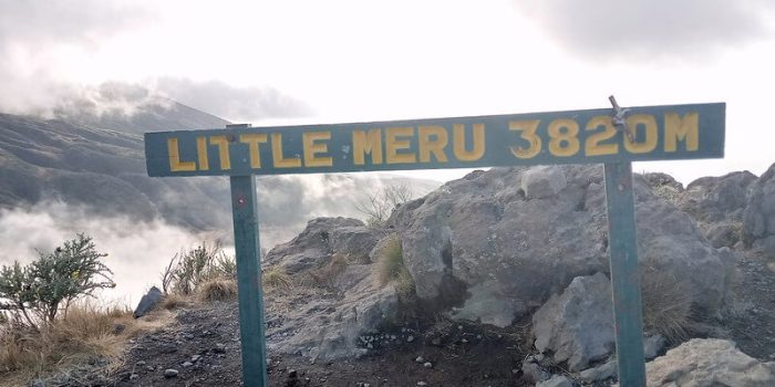 Mount Meru Trekking3